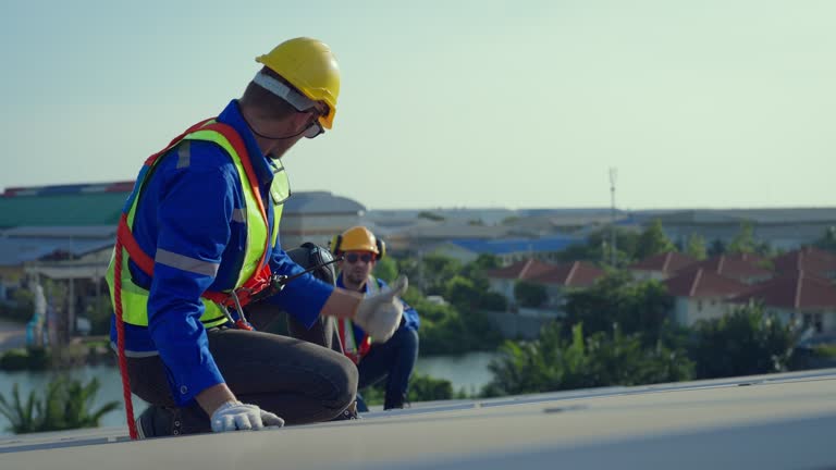 Best Roof Maintenance and Cleaning  in Bowling Green, OH
